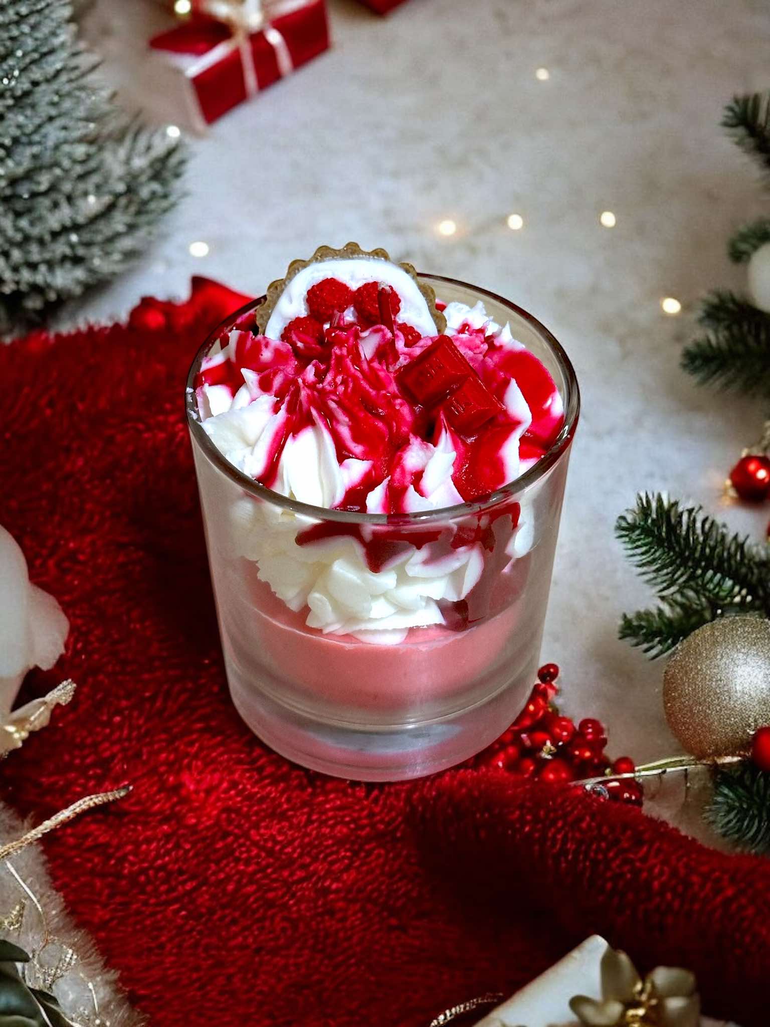 Κερί σόγιας με άρωμα Φράουλα & Σαντιγί από κουραμπιέ και σιρόπι φράουλα